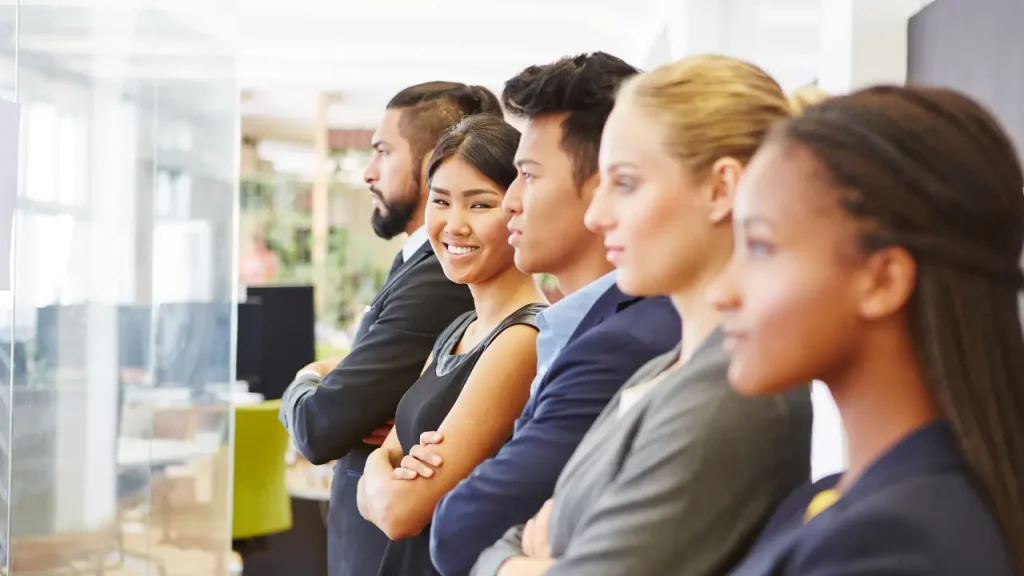 Pessoas observando prática de Employee advocacy